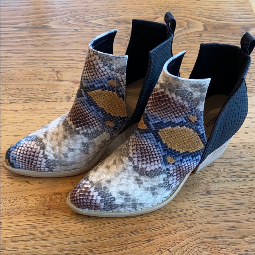Multi Black and snakeskin. Ankle Boots.